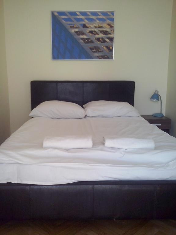 Apartament Familia Appartement Krakau Buitenkant foto